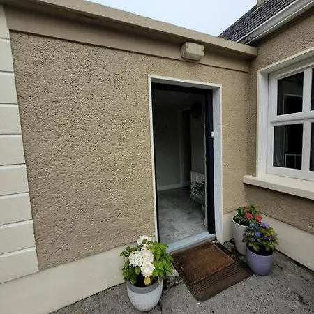 Killawalla Cottage, Westport. Exterior photo